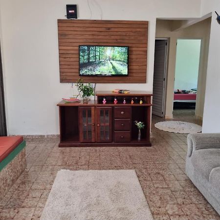 Confortavel Casa Com Piscina E Churrasqueira A 100M Da Praia 까라과따뚜바 외부 사진