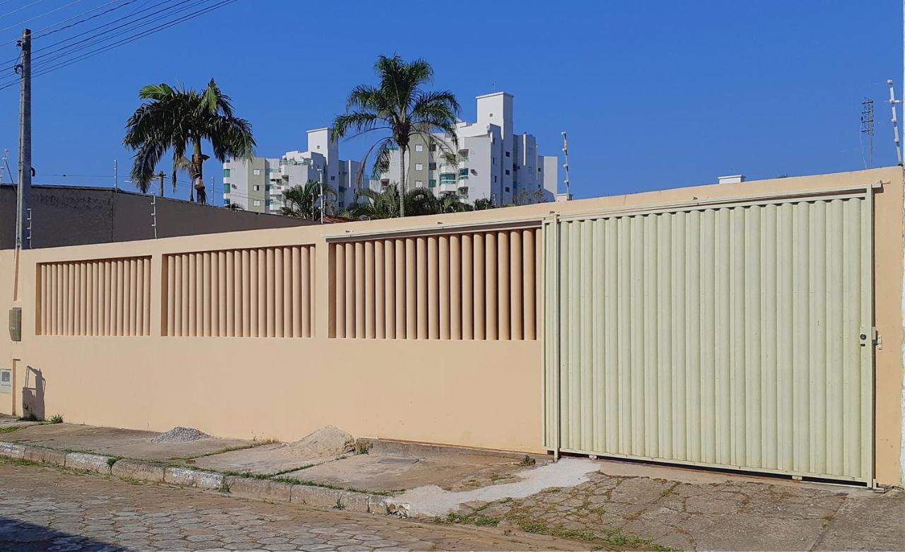 Confortavel Casa Com Piscina E Churrasqueira A 100M Da Praia 까라과따뚜바 외부 사진