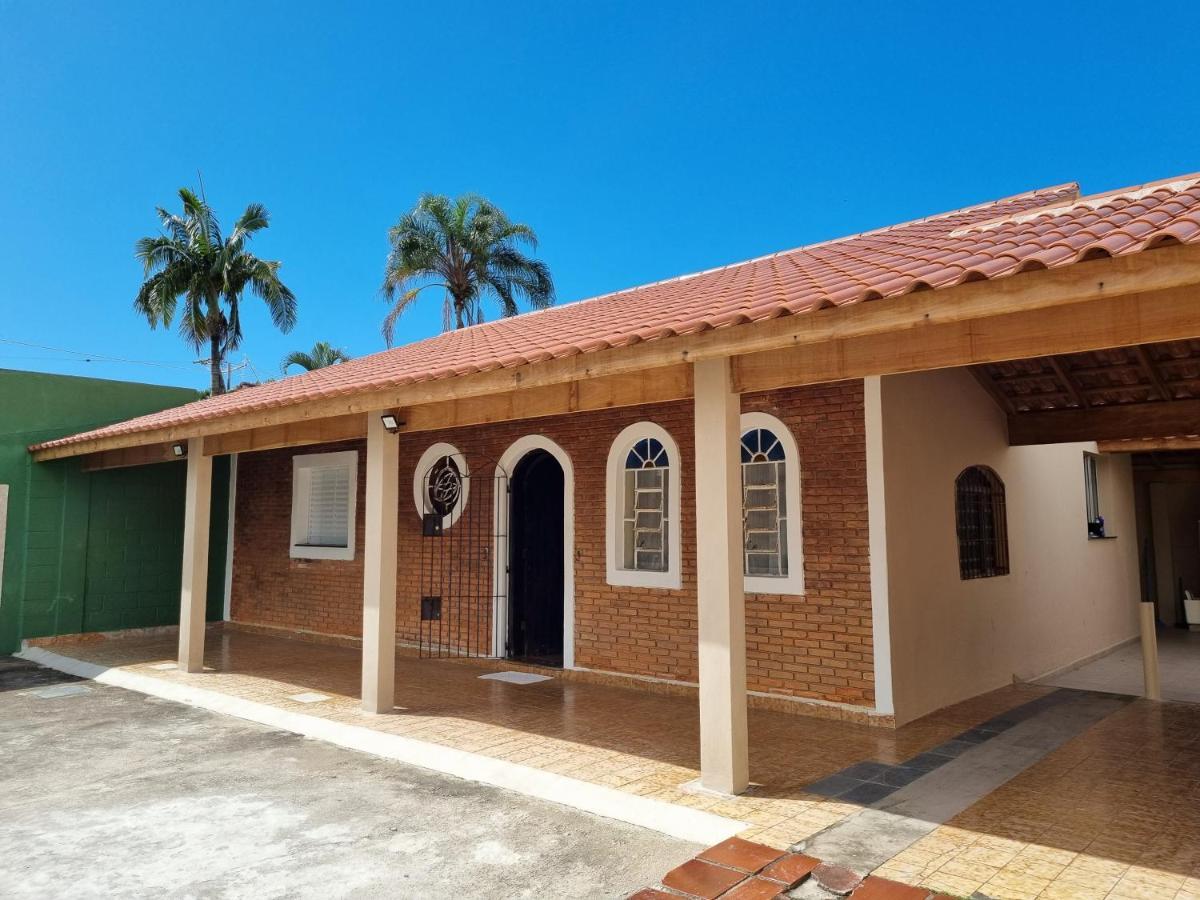 Confortavel Casa Com Piscina E Churrasqueira A 100M Da Praia 까라과따뚜바 외부 사진