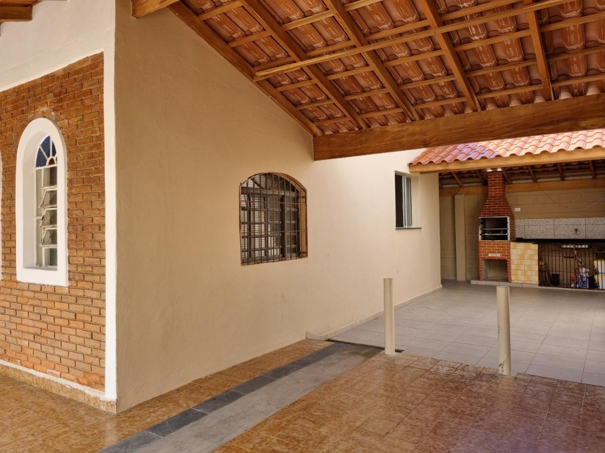 Confortavel Casa Com Piscina E Churrasqueira A 100M Da Praia 까라과따뚜바 외부 사진