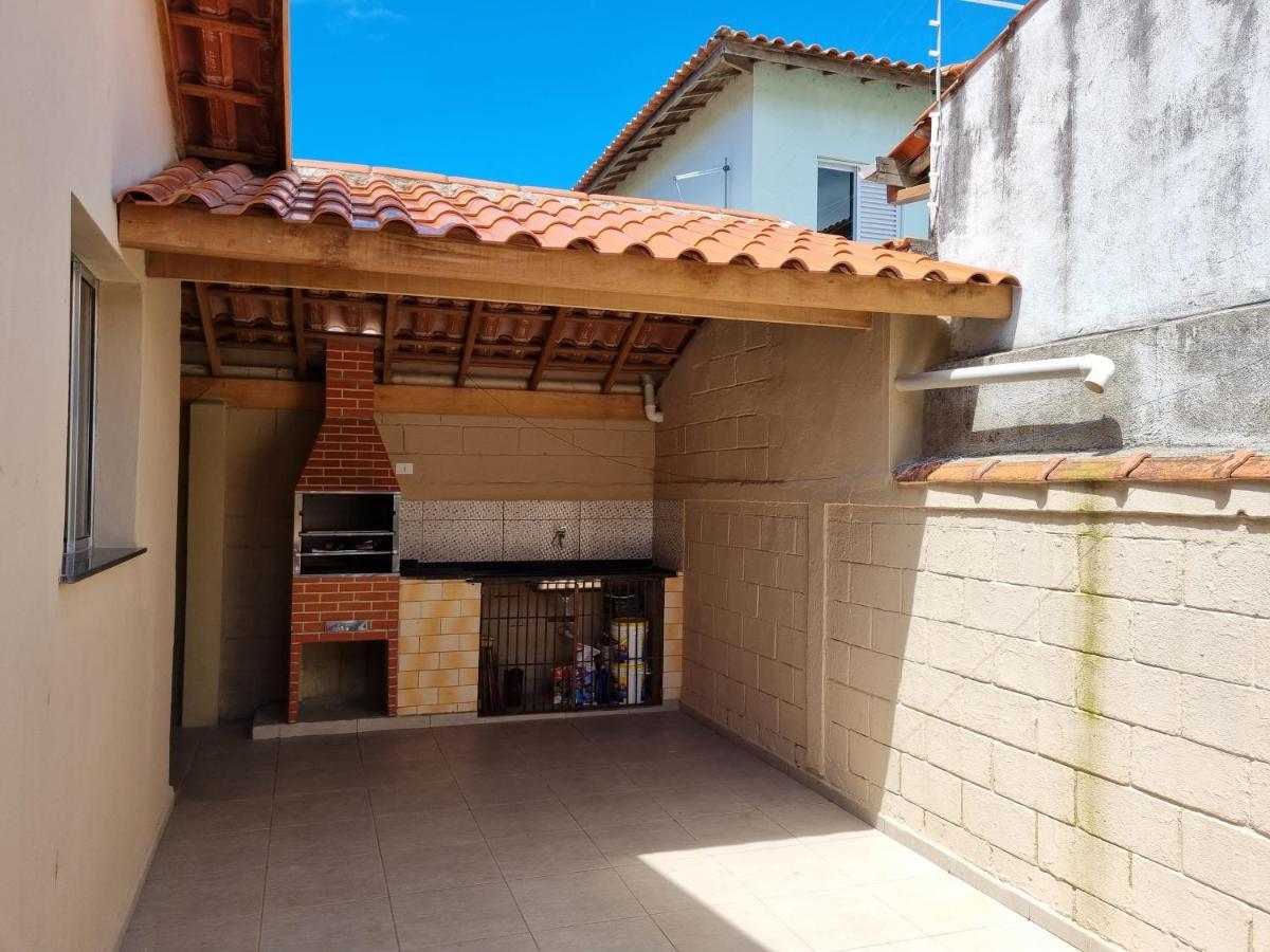 Confortavel Casa Com Piscina E Churrasqueira A 100M Da Praia 까라과따뚜바 외부 사진